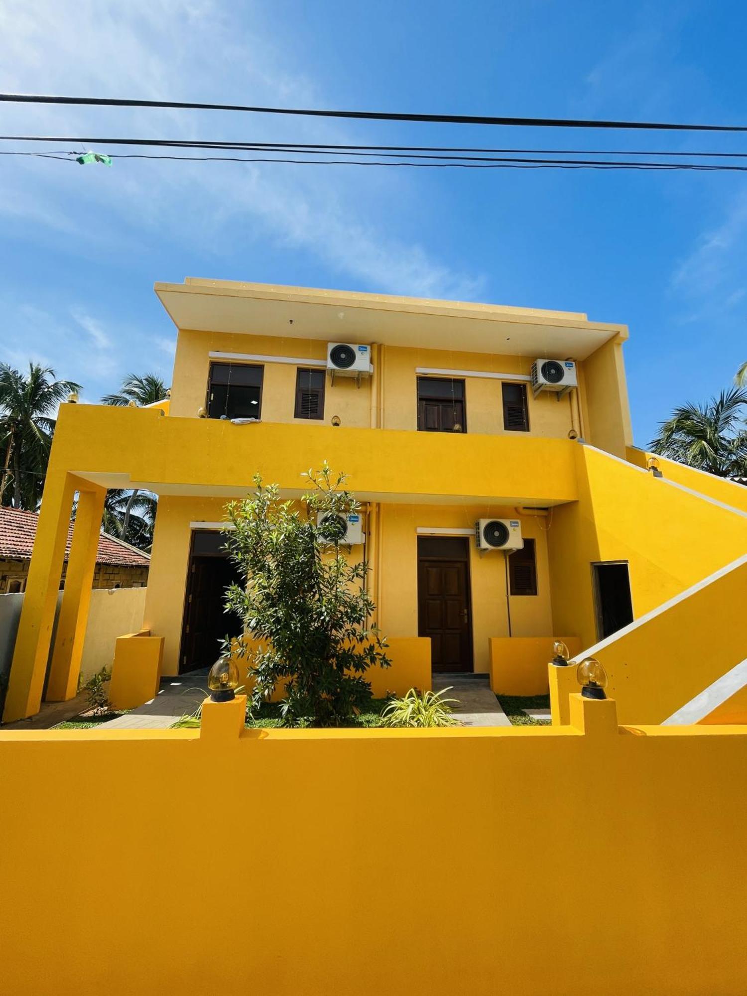 Solomon Beach Hotel Marawila Exterior photo
